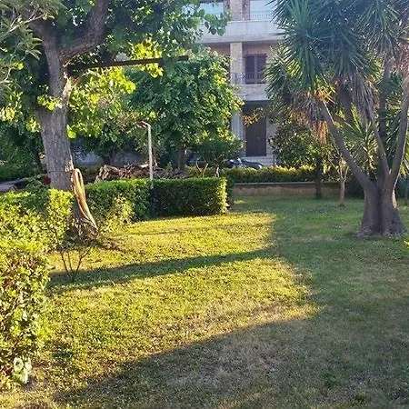Ampia Con Giardino * Джулианова